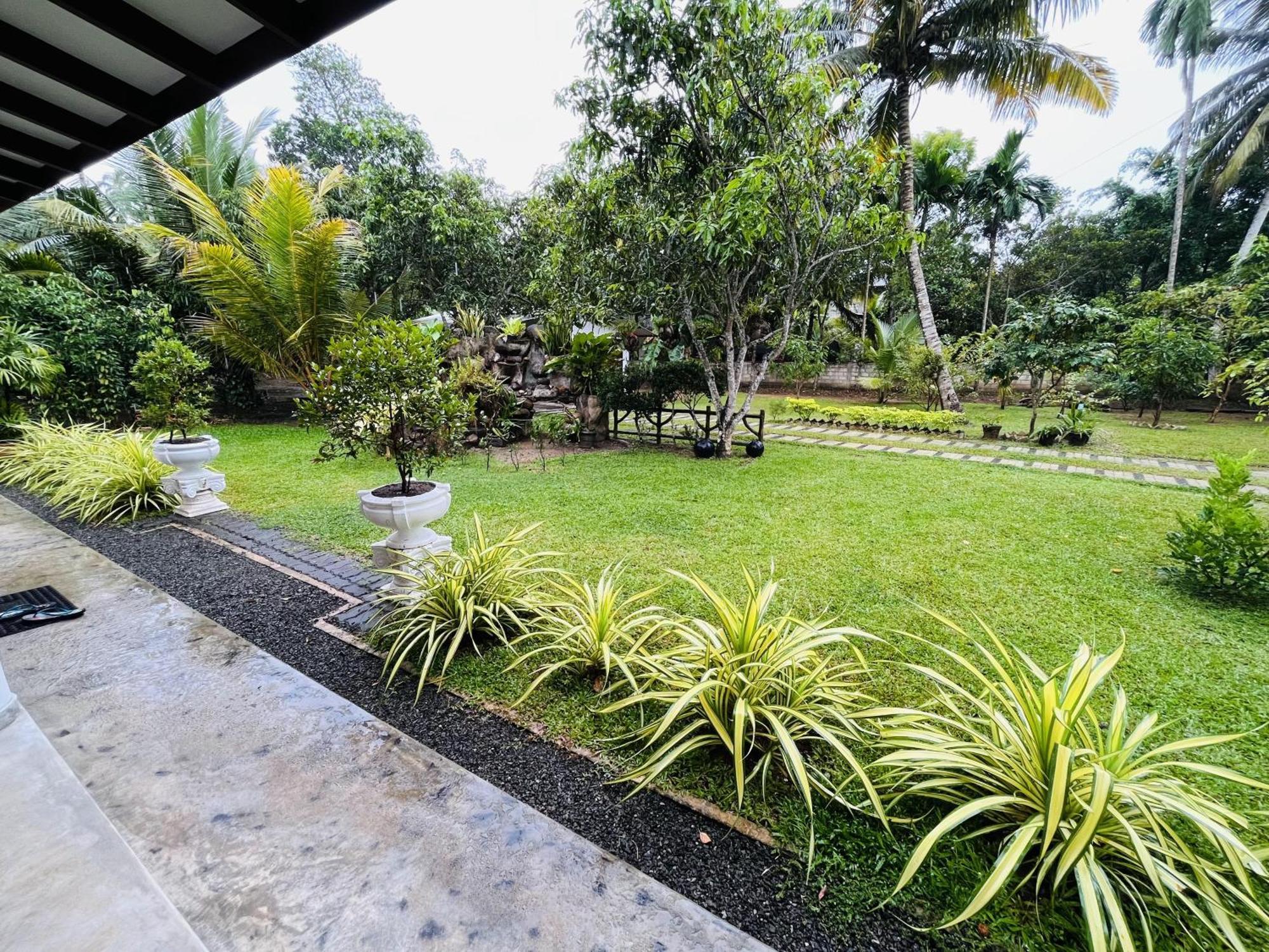 Villa Green Space Матара Екстериор снимка